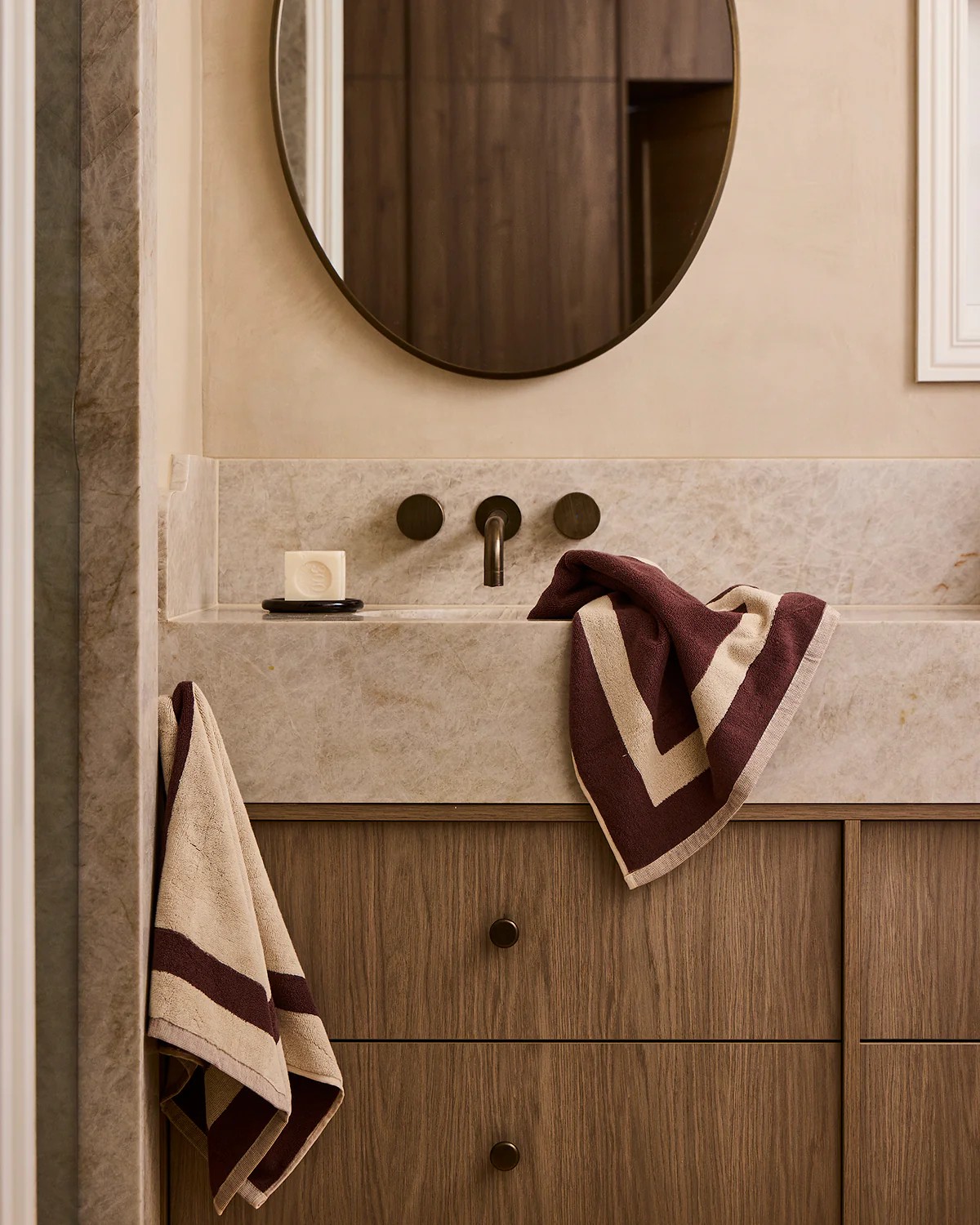 Crème & Cacao Two-Toned 100% Cotton Terry Hand Towel - Image 5
