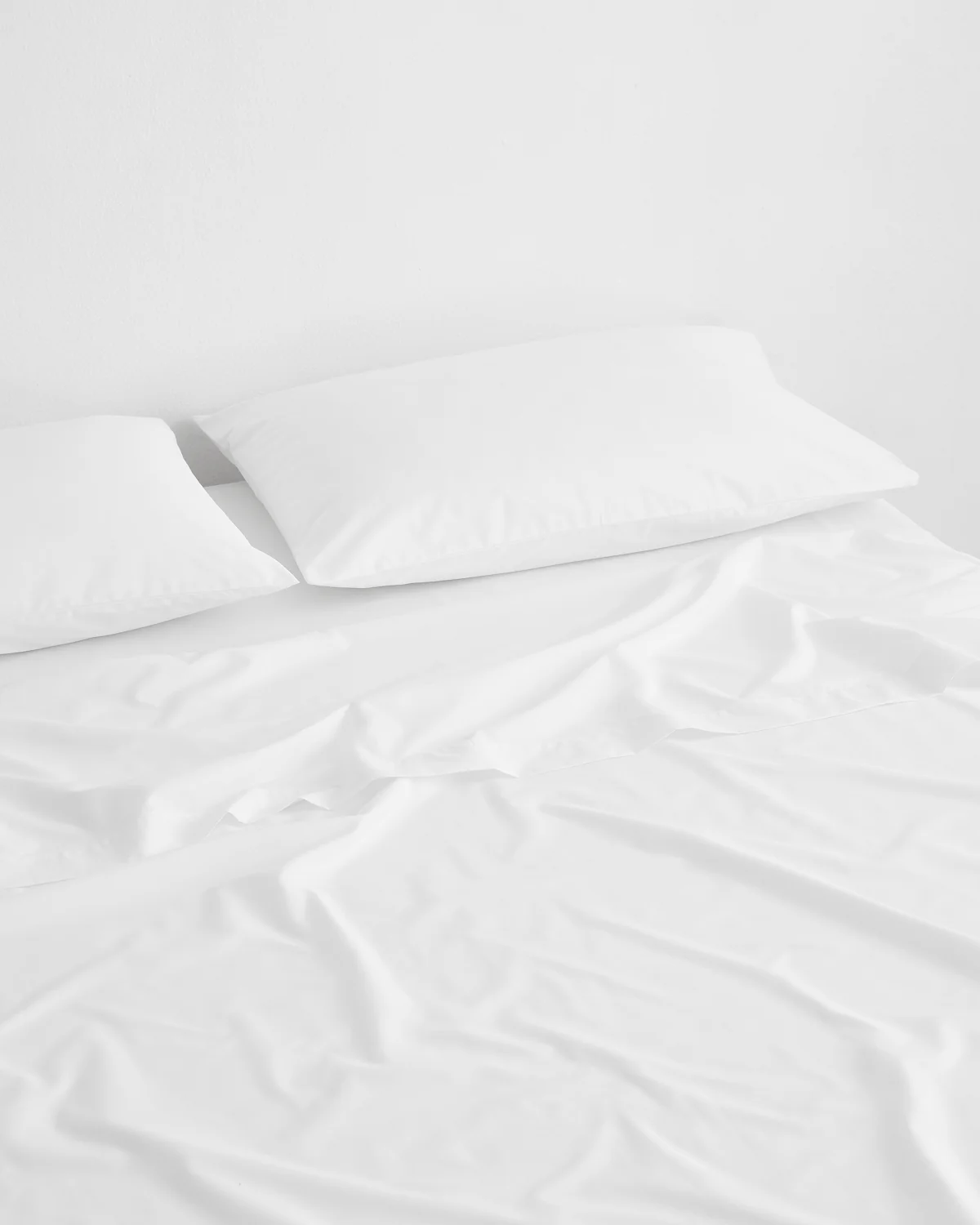 Crisp White 100% Organic Cotton Sheet Set - Image 3